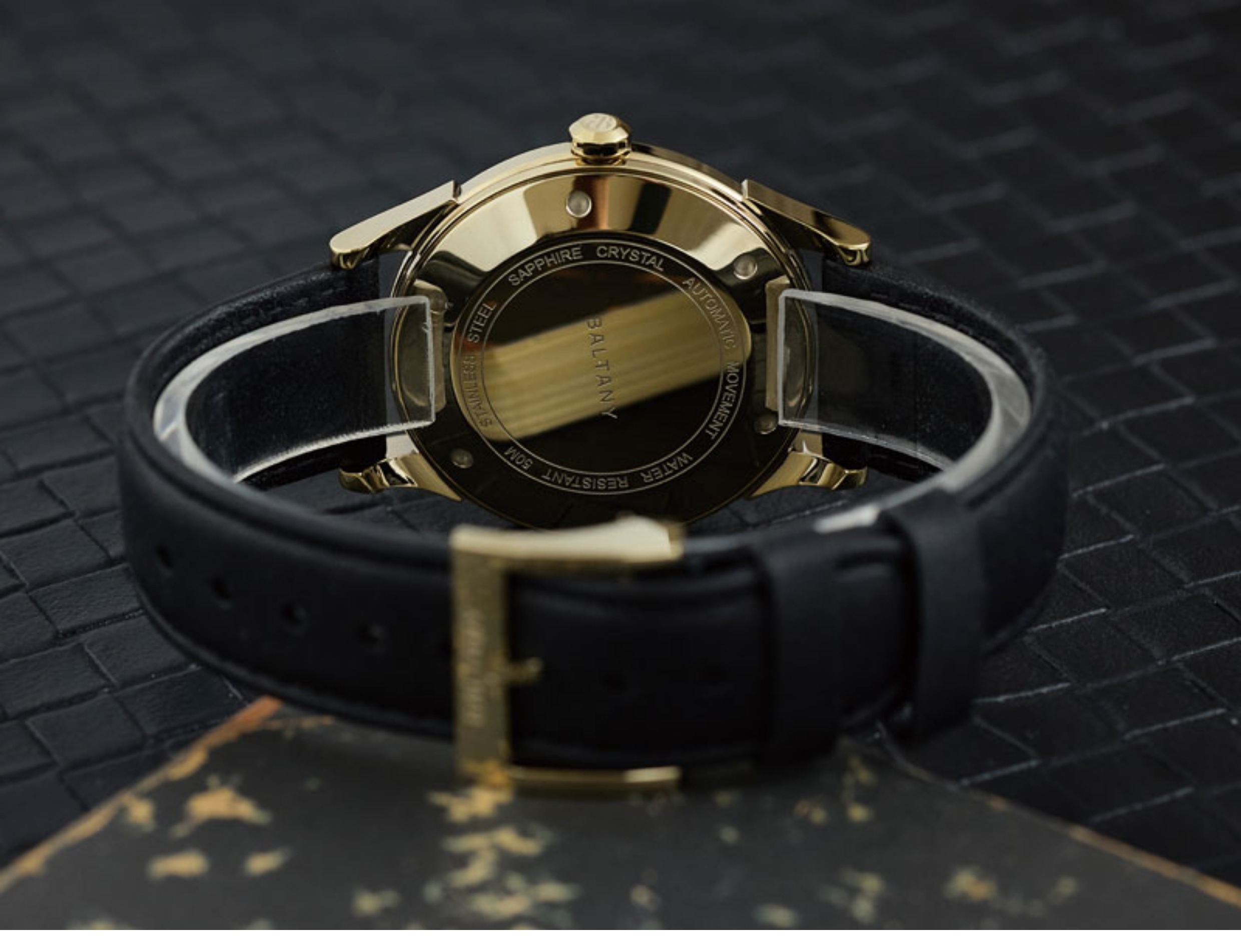 Đồng hồ nam Baltany PIlot 38.5 - đánh giá và giá Omega Watch Constellation
